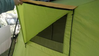 Tienda de campaña verde