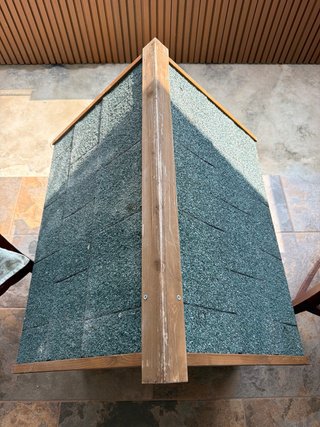 Casita para perro de madera