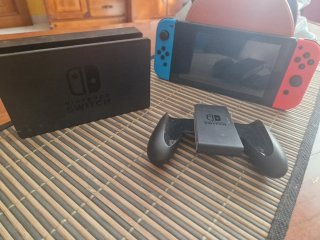Nintendo Switch con Dock y Mandos