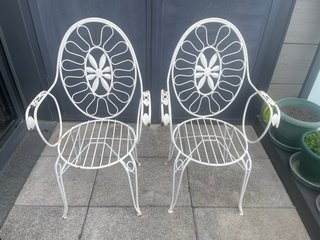 Juego de 2 Sillas de Hierro Blancas