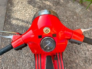 Vespa P80X Roja
