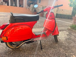 Vespa P80X Roja
