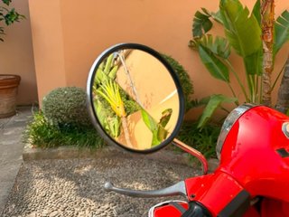 Vespa P80X Roja