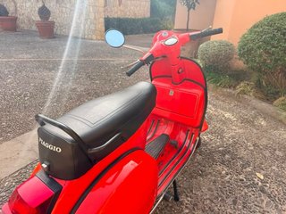 Vespa P80X Roja