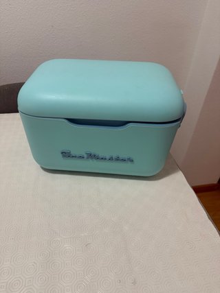 Nevera azul con correa