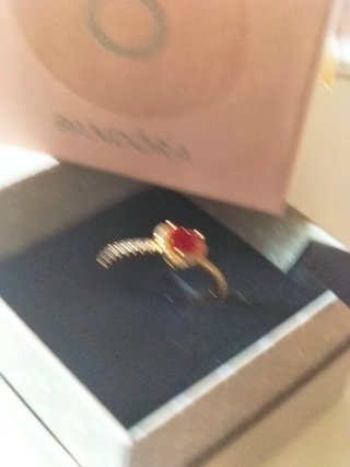 Anillo Pandora Corazón Rojo Oro