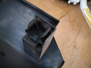 Cubre motor mercedes benz v6