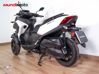 YAMAHA TRICITY 300