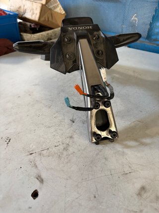 Portamatrículas Honda hornet 750 2023