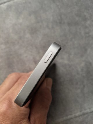 iPhone SE 32GB Gris Espacial en buen estado