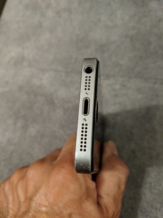 iPhone SE 32GB Gris Espacial en buen estado