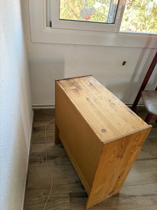 Cómoda de madera con 3 cajones