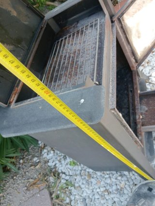 Chimenea de hierro fundido negra