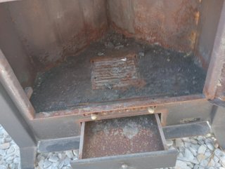 Chimenea de hierro fundido negra
