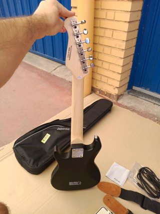 Guitarra Eléctrica Donner 30 Junior