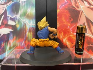 Figura Goku Super Saiyan DBZ Salvat