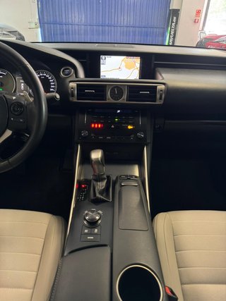 Lexus IS 300h Hybrid Drive Tecno