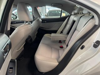 Lexus IS 300h Hybrid Drive Tecno