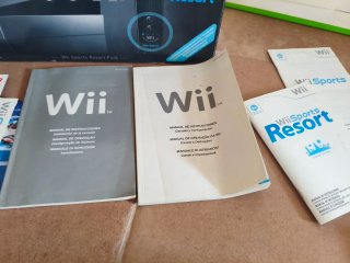 Nintendo Wii Negra + 2 Mandos + Wii Fit Plus