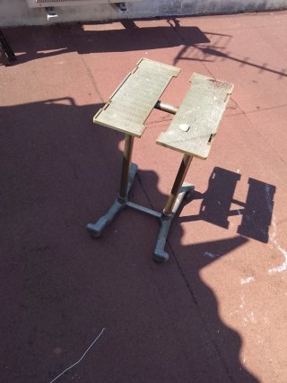 Mesa para máquina de escribir