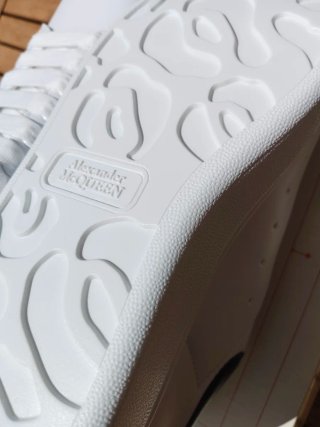 Alexander McQueen Zapatillas Blancas y Negras