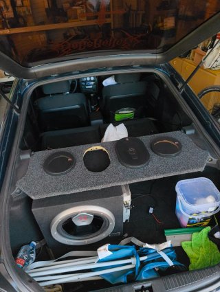 Bandeja altavoces Hyundai Coupe reforzada con led