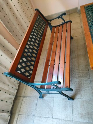 Banco y mesa de jardín, forja y madera