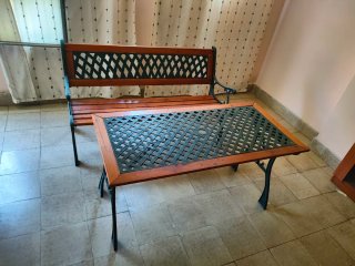 Banco y mesa de jardín, forja y madera