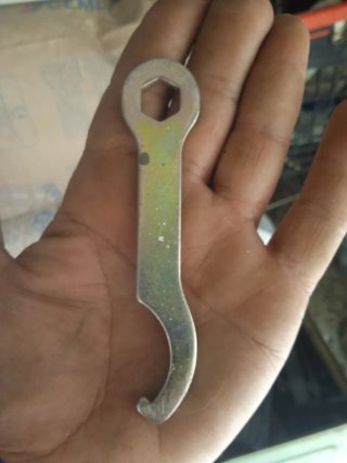 Llave antigua cuadrada para carruajes, muebles