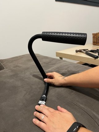 Reposabrazos metálicos con agarre de goma