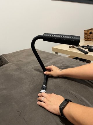 Reposabrazos metálicos con agarre de goma