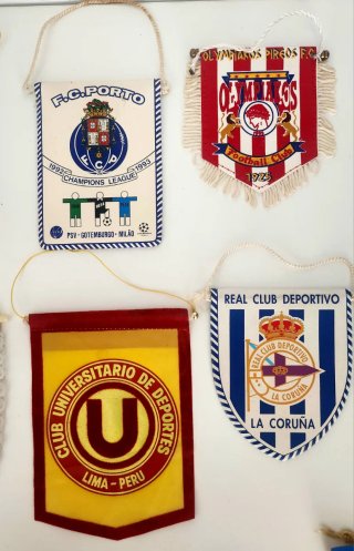 Banderines de equipos de fútbol