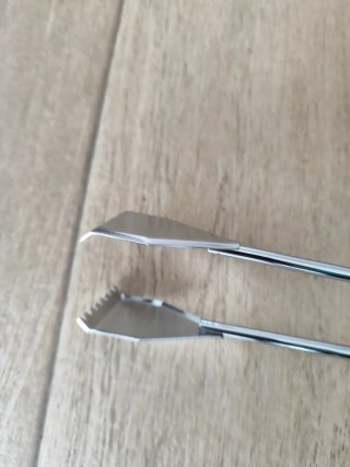 Pinza para barbacoa nueva a estrenar