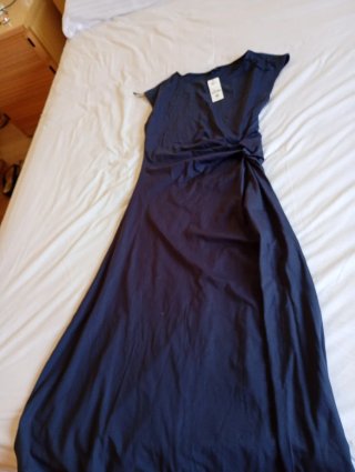 Vestido azul largo con nudo