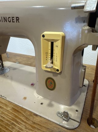 Máquina de coser Singer antigua