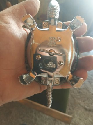 Despertador de tortuga antiguo