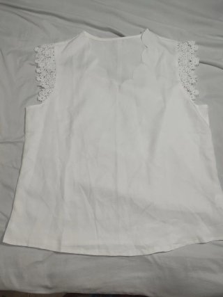 Blusa blanca con encaje talla L