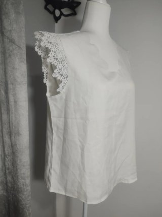 Blusa blanca con encaje talla L