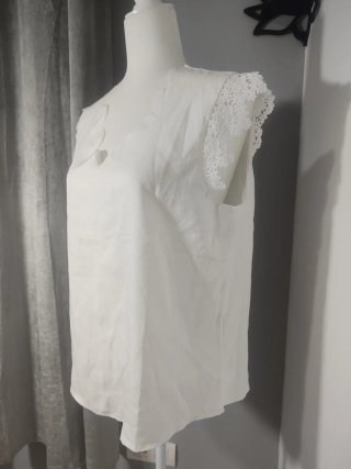 Blusa blanca con encaje talla L