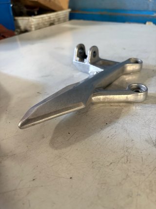 Soporte Estribera Izquierda Honda hornet 750 2023