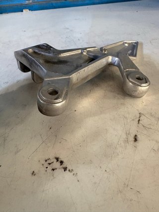 Soporte Estribera Izquierda Honda hornet 750 2023