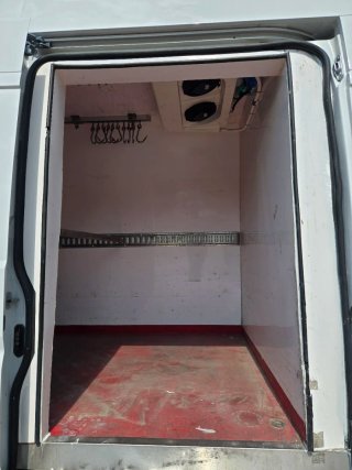 Furgoneta frigorífica carne colgada E6