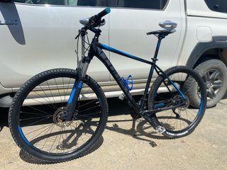 Bicicleta Cube 29 XL Nero e Blu