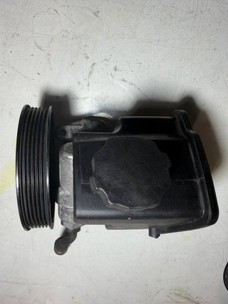 Bomba Dirección Mercedes A0044667001