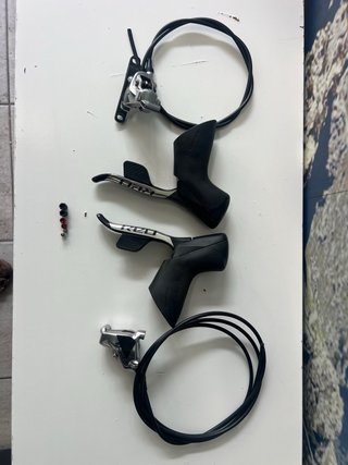 Mandos y pinzas SRAM RED AXS