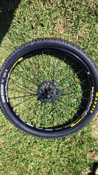 Llanta Mavic 26 con disco