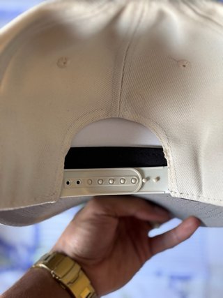 Gorra New Era 9FORTY LA Beige y Negra