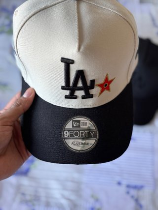 Gorra New Era 9FORTY LA Beige y Negra