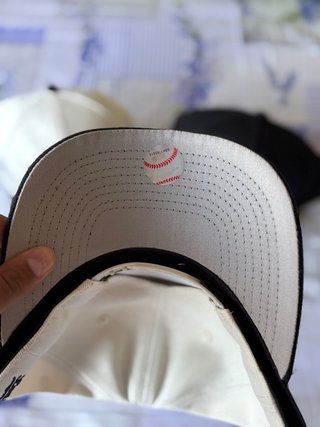 Gorra New Era 9FORTY LA Beige y Negra