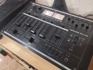 Platos DJ profesional Musicson, y mesa de mezclas